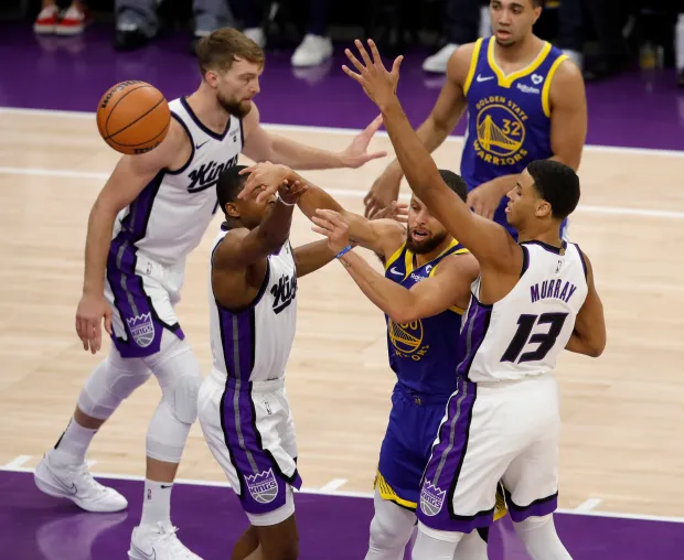 golden state warriors vs sacramento kings match